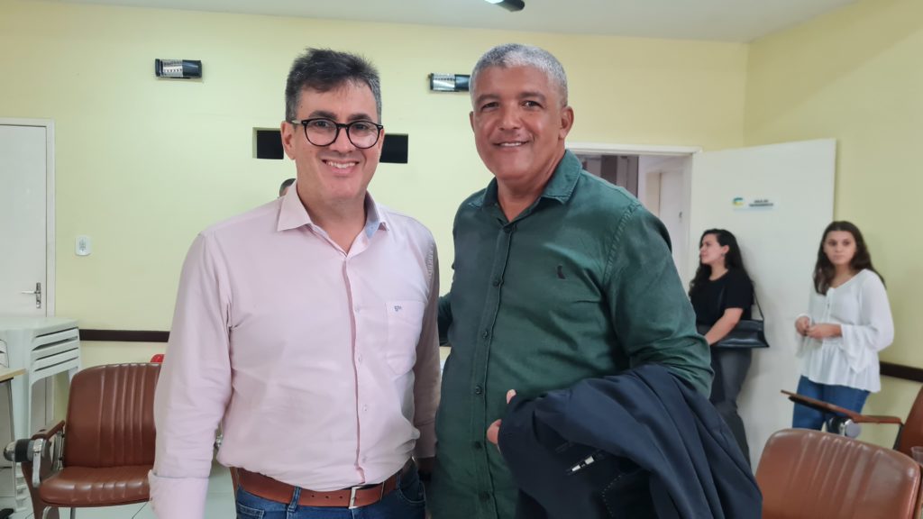 Presidente da Adema, George Trindade e o presidente do Crea-SE, Dilson Luiz