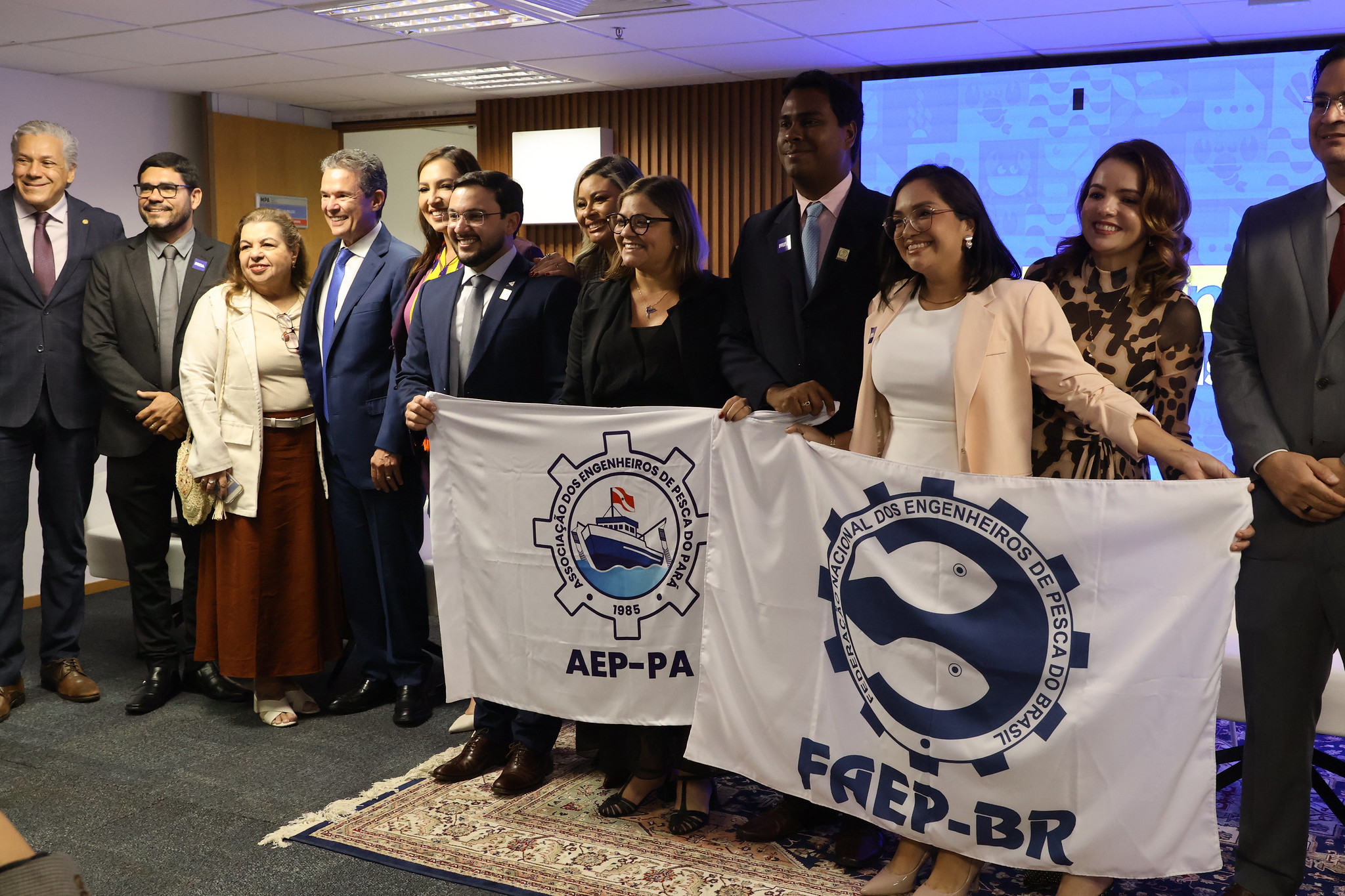 Representantes do Sistema Confea/Crea e Mútua saúdam o novo ministro da Pesca e Aquicultura, Edipo Araújo, primeiro engenheiro de pesca a assumir o cargo