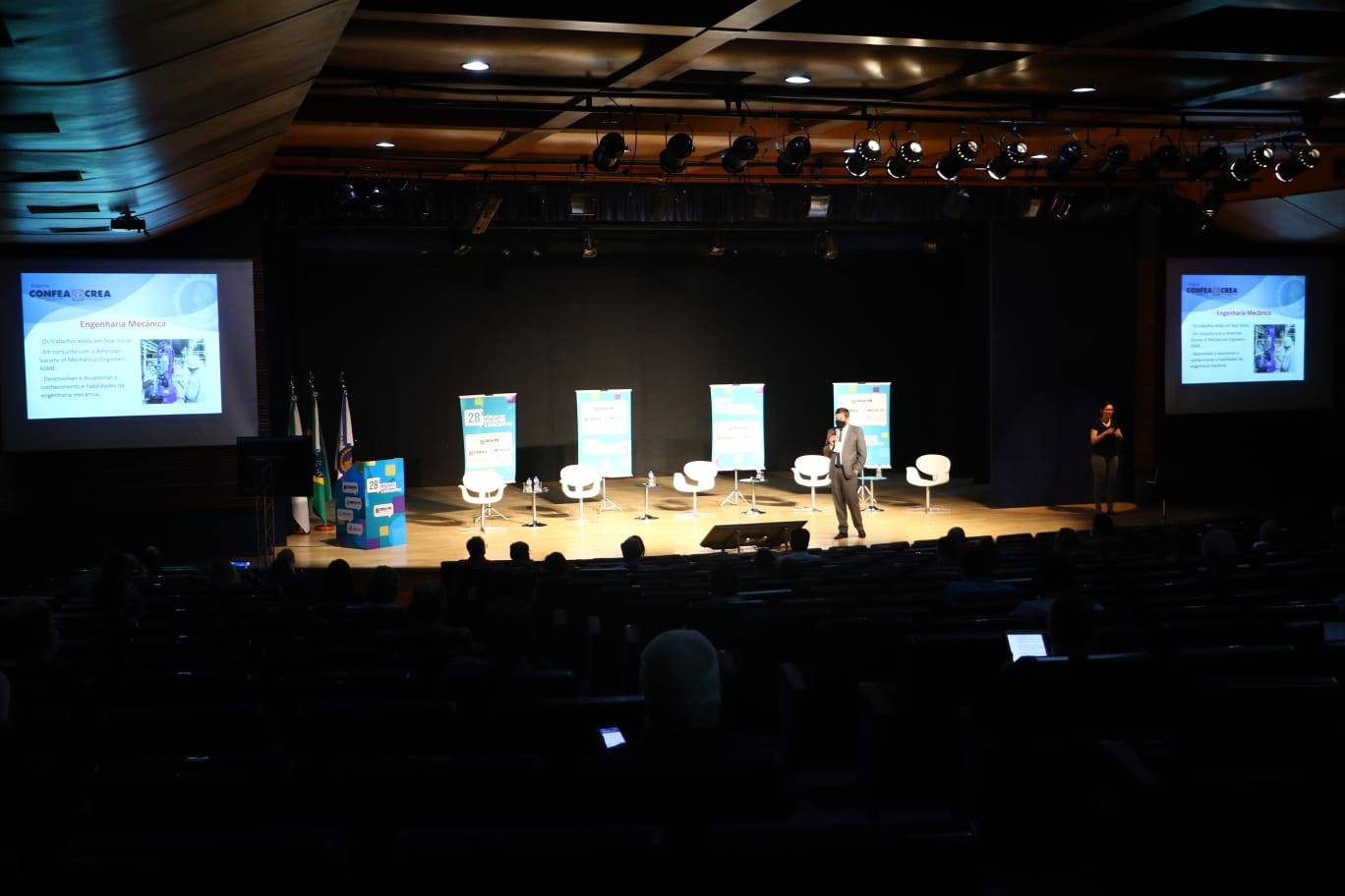 Presidente Joel Krüger profere palestra magna na abertura do evento em formato híbrido que marca a reabertura das atividades públicas presenciais do Crea-PR. Fórum discute os rumos da formação da Engenharia, Agronomia e Geociências