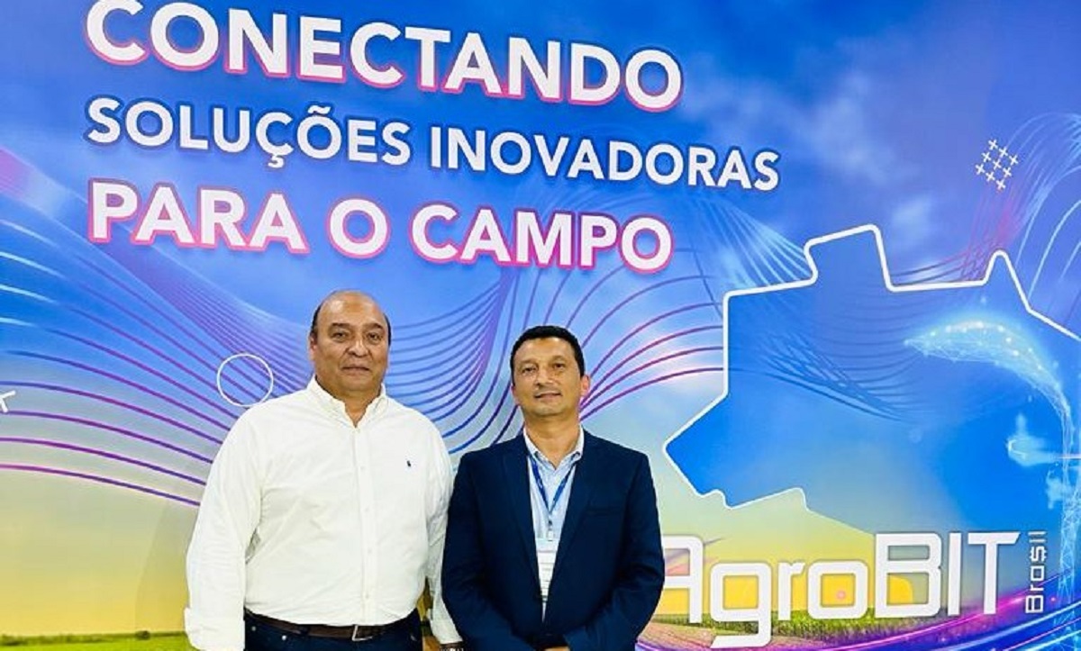 Eng. agr. José Barbosa Duarte Júnior (dir.) e eng. civ. Marcelo Janene El-Kadre, presidente da Sociedade Rural do Paraná, organizadora do AgroBIT Brasil