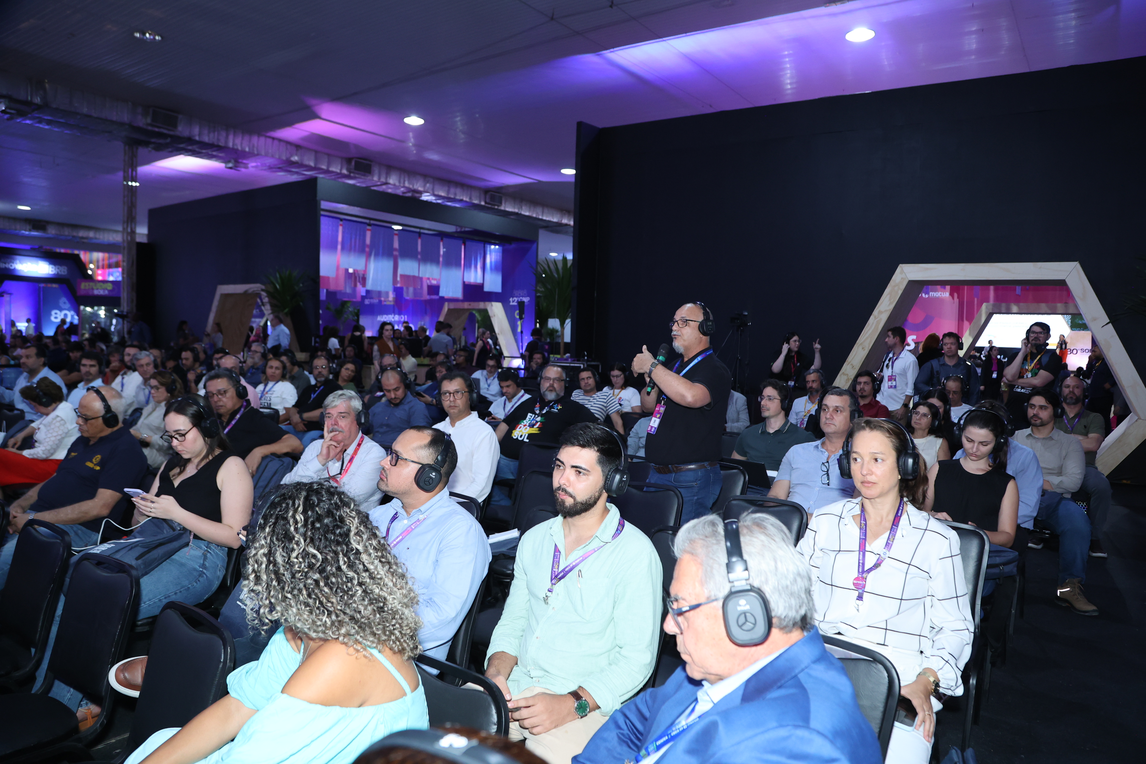 Questionamentos abordaram aspectos sobre a realidade do BIM na academia e no mercado de trabalho