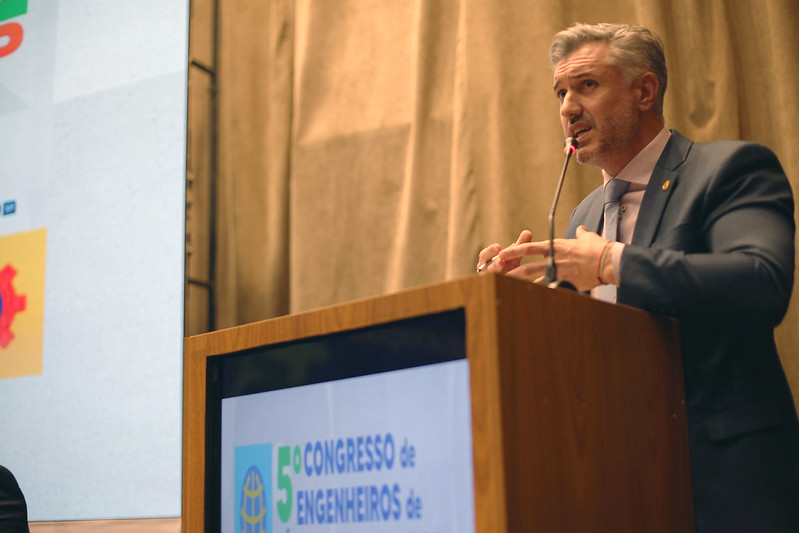 Presidente do Confea, eng. Vinicius Marchese
