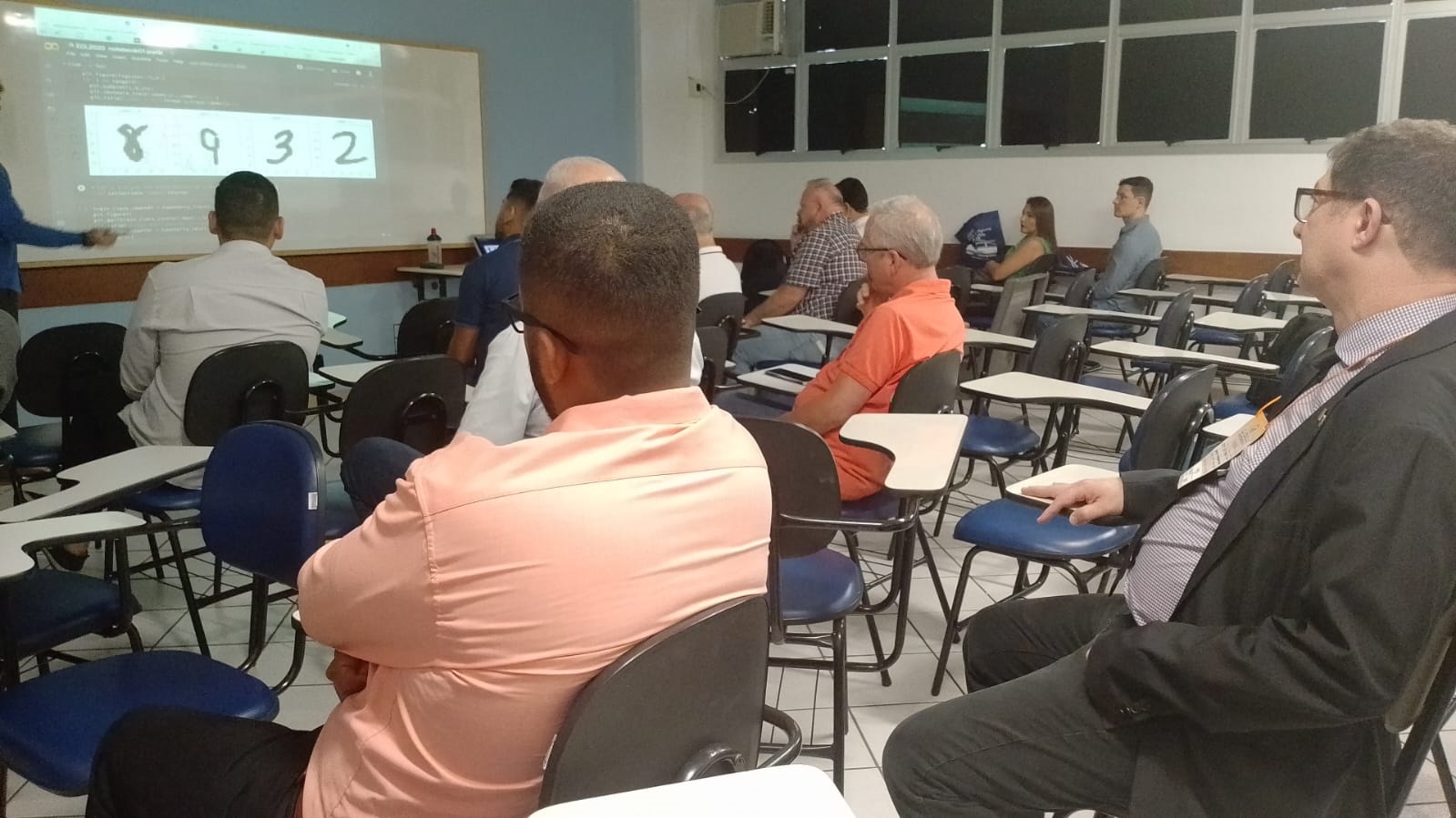 Presidente em exercício do Confea, eng. eletric. Evânio Nicoleit, acompanha minicurso no Conemi