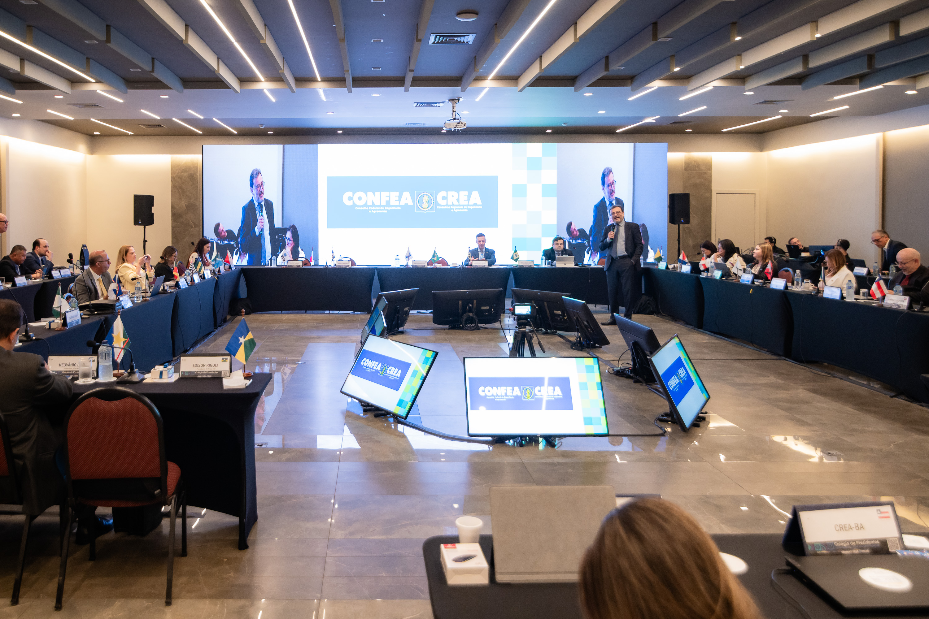 Consultor contratado pela Comissão Eleitoral Federal (CEF), o advogado Joelson Dias apresentou detalhes sobre os procedimentos eleitorais, calcados em resoluções anteriores, com suas atualizações