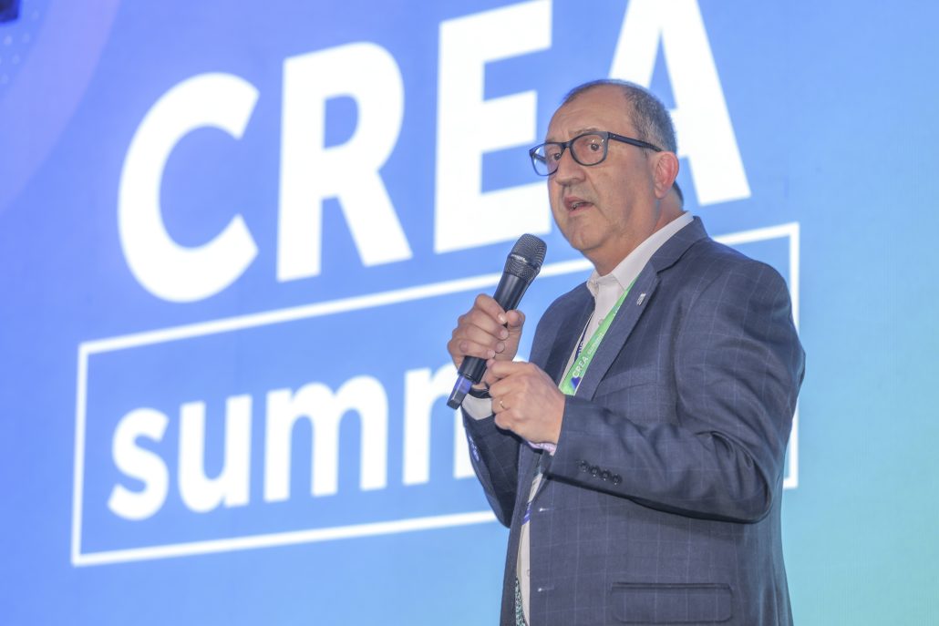 crea_summit7.jpg
