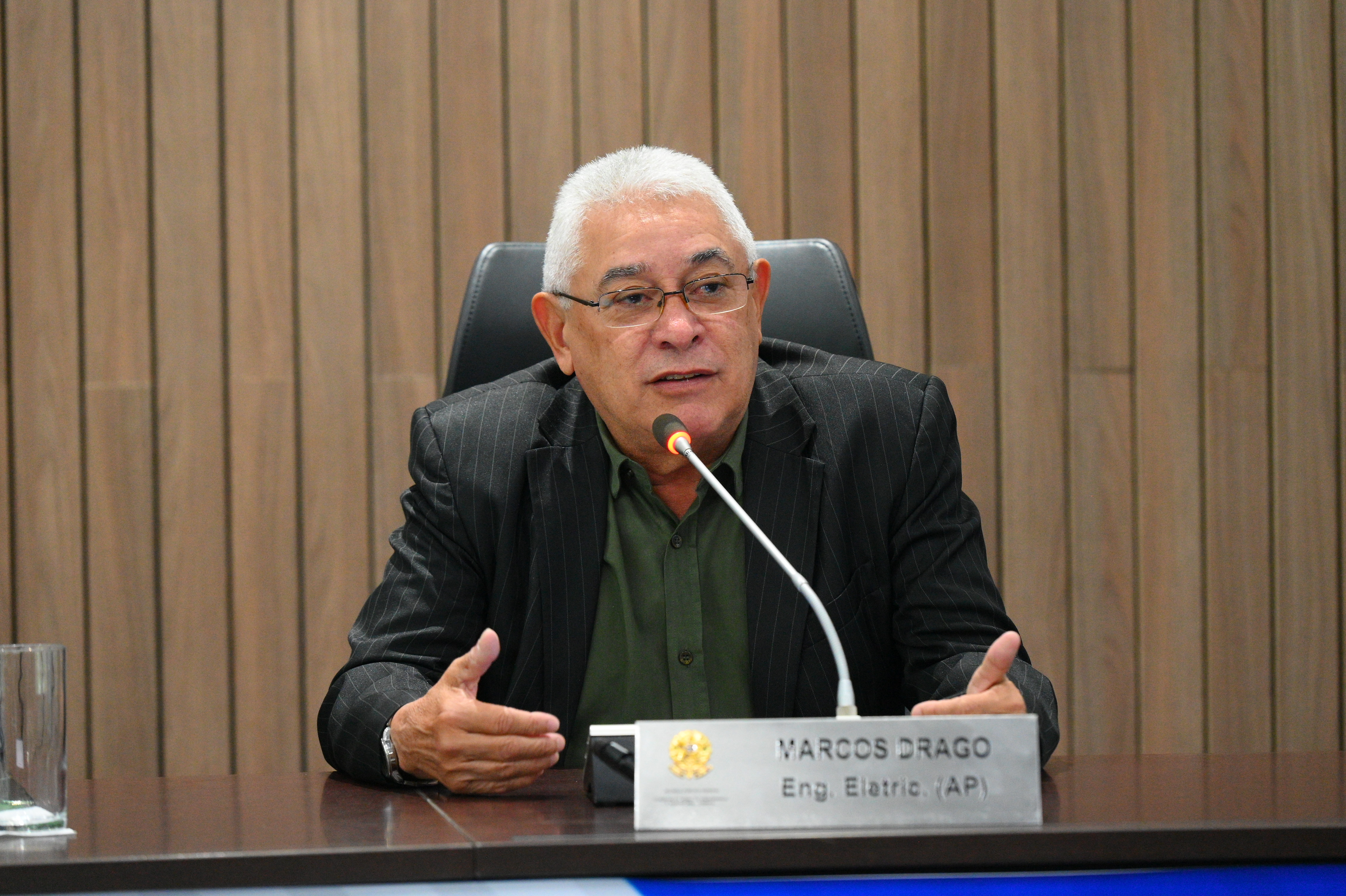 Representante da presidência do Confea, eng. Marcos Drago