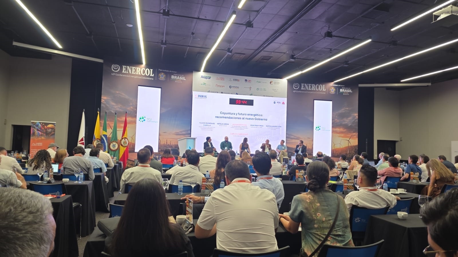 Evento em Pereira, na Colômbia, promove troca de conhecimentos e aproximação institucional promovida pelo Confea, ABEE e entidades do país andino