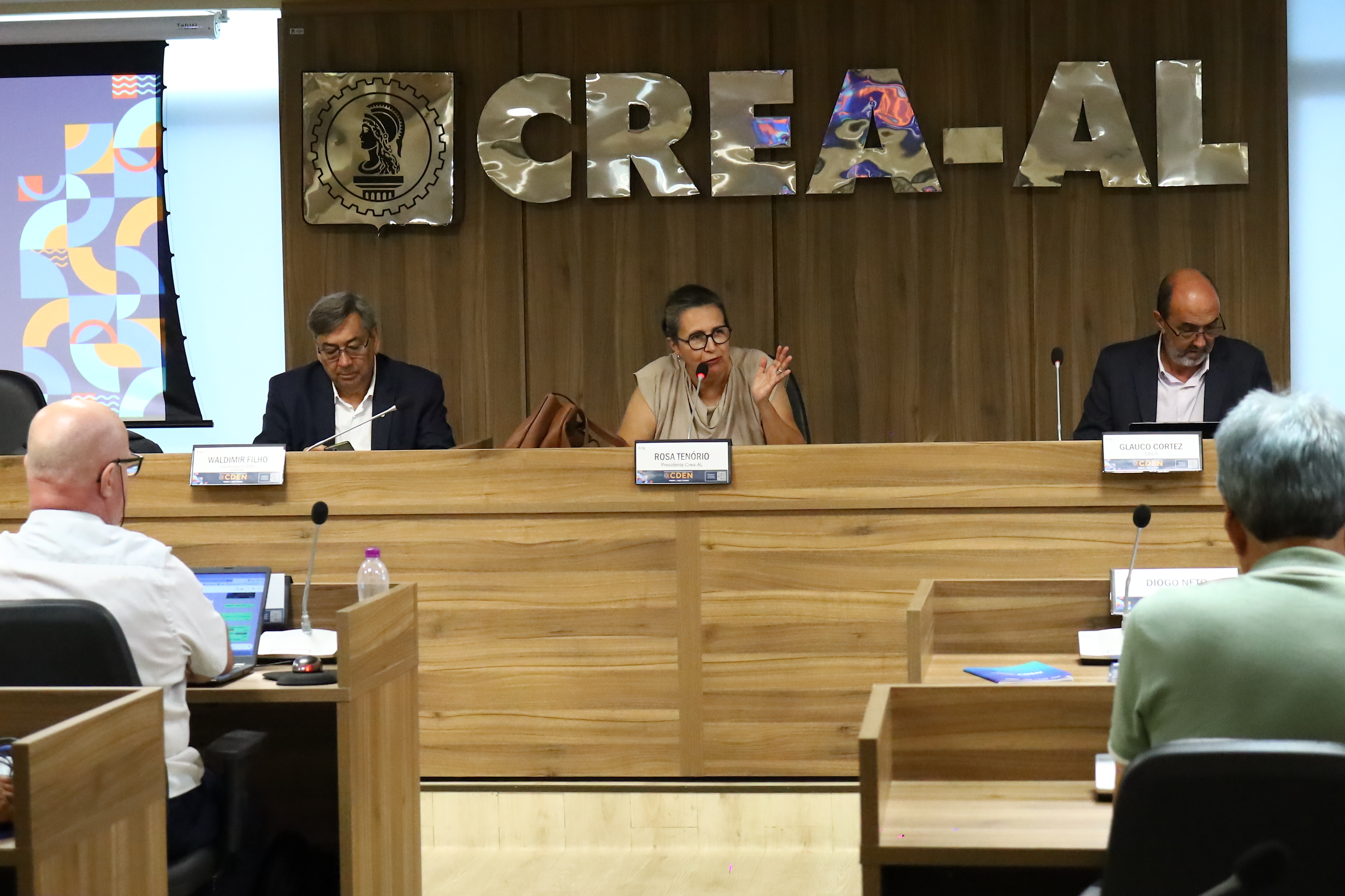 Presidente do Crea-AL, eng. civ. Rosa Tenório, recebeu os participantes