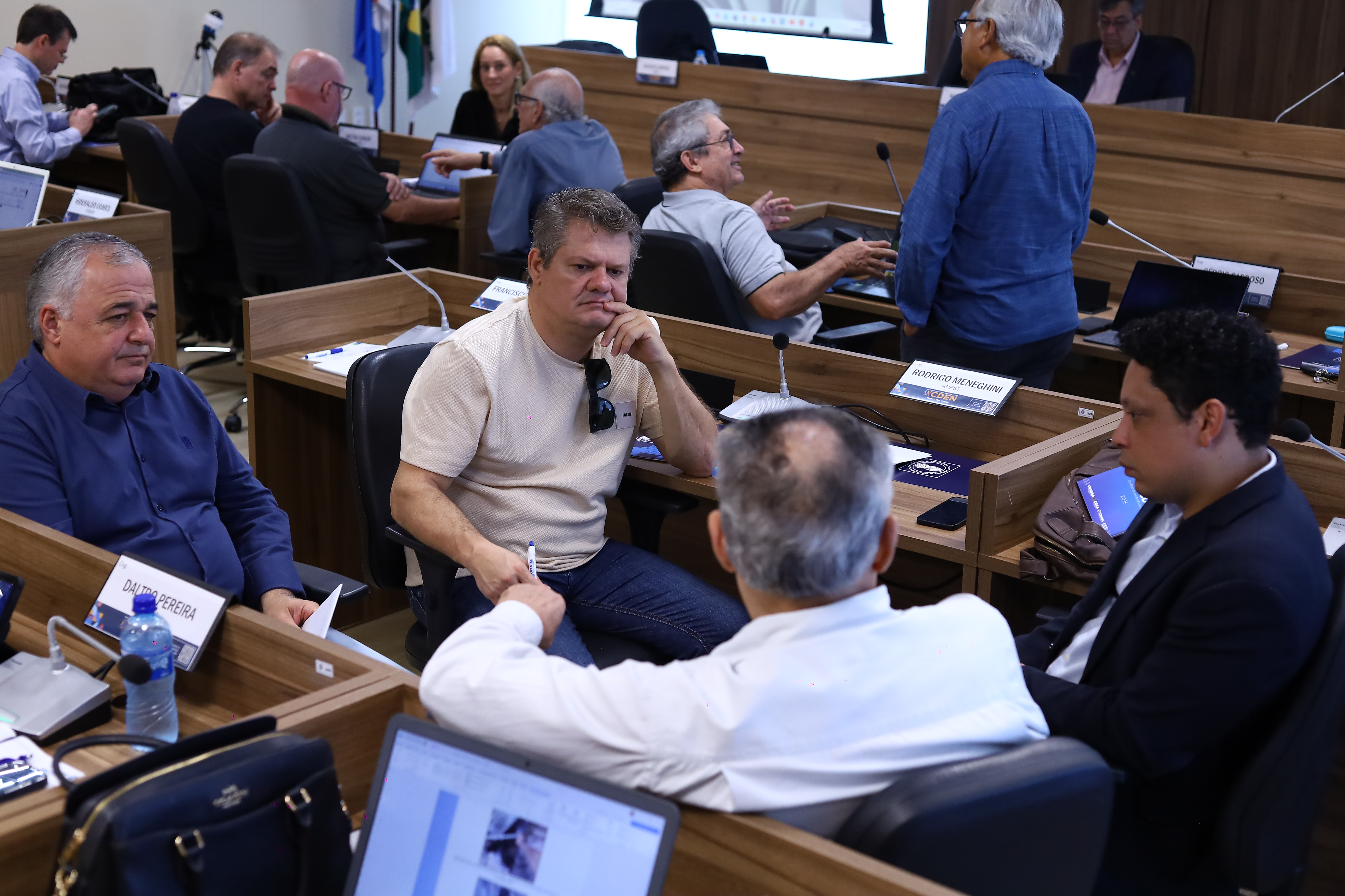Comitês estiveram reunidos para debater diversos temas