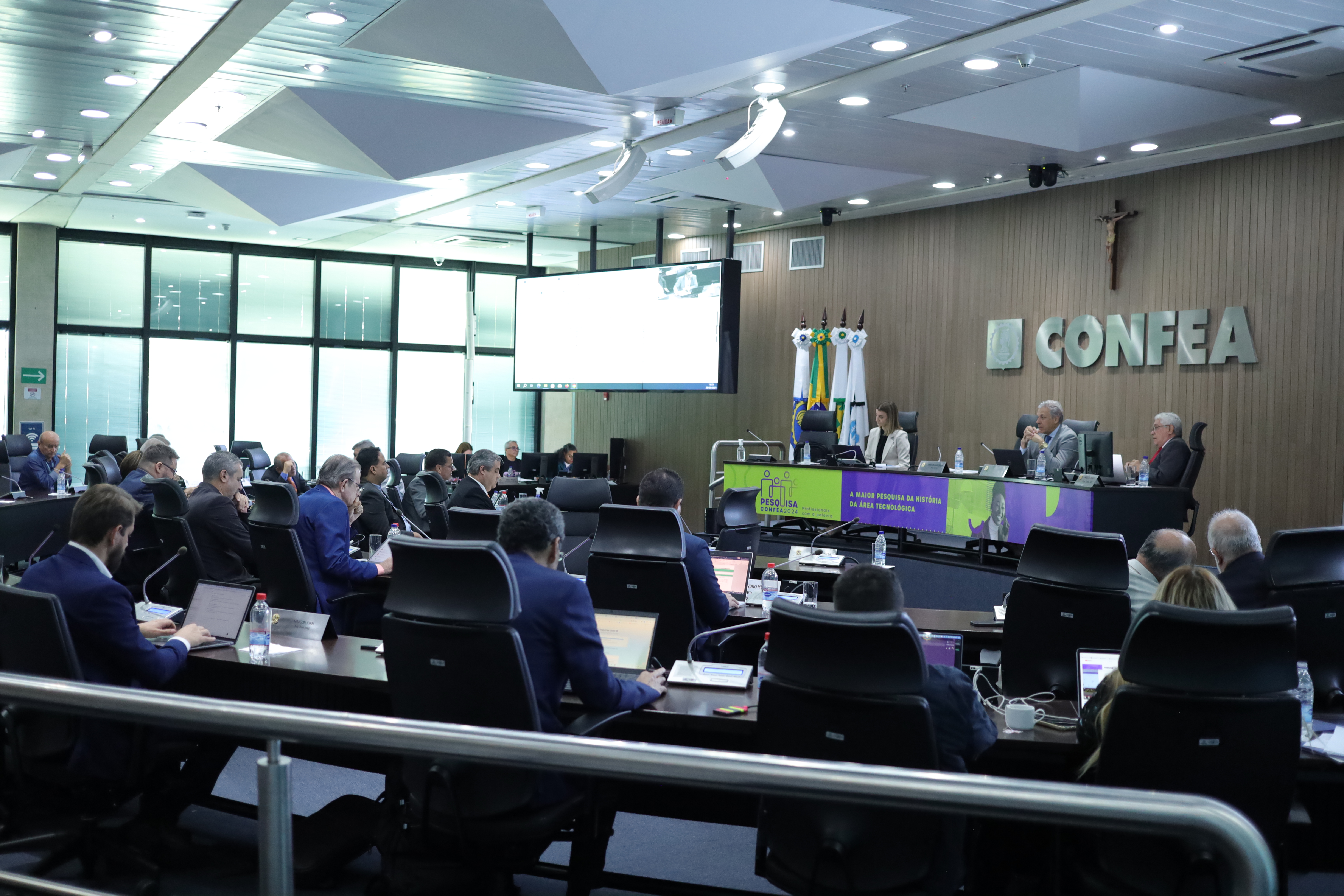 Plenária contou com a condução do vice-presidente do Confea, eng. ftal. Nielsen Christianni, durante o período vespertino