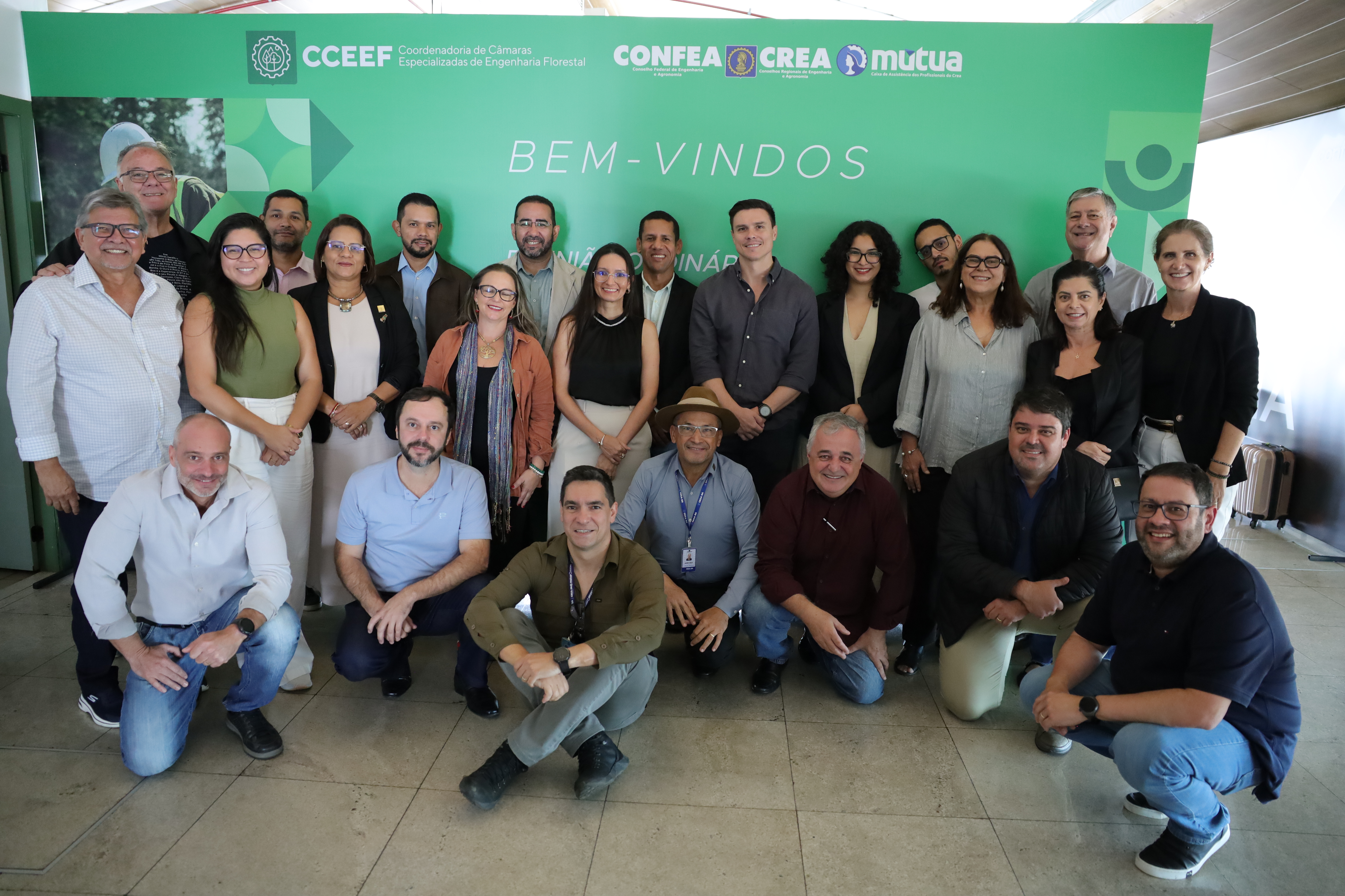 Coordenadoria Nacional de Câmaras Especializadas de Engenharia Florestal (CCEEF) reunida em Brasília