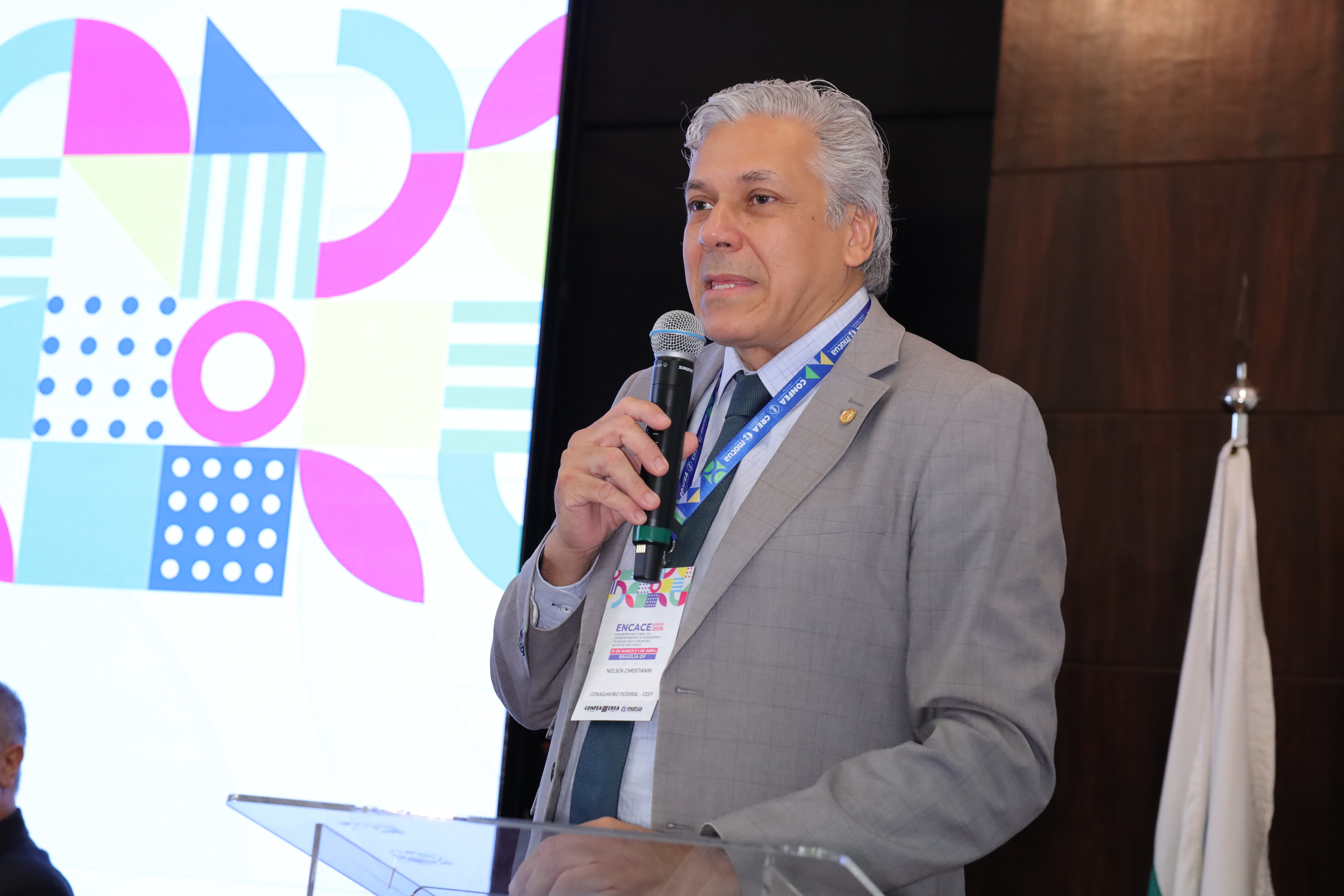 Conselheiro federal eng. ftal. Nielsen Christianne saudou os participantes do Encace