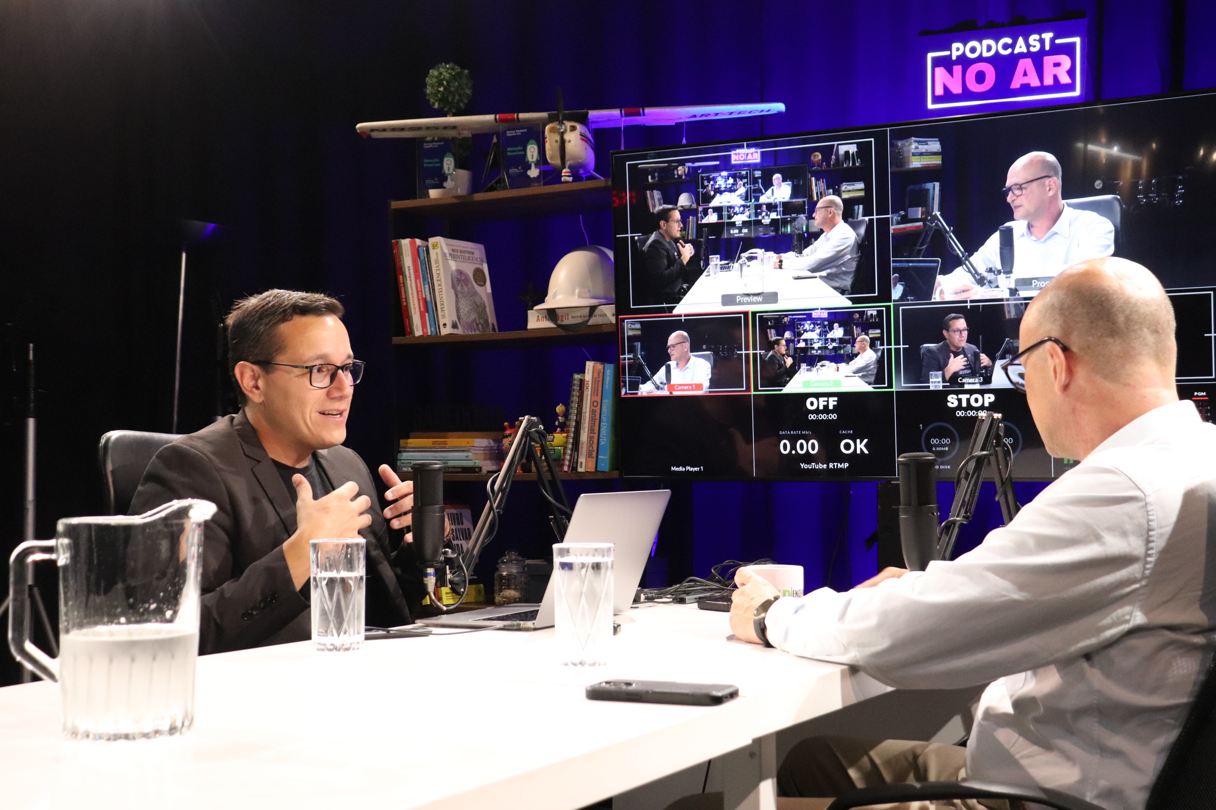 O engenheiro de produção, comunicador e mentor Edson Martins (à esq): orientações para o engenheiro conviver com a IA