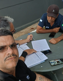 Homem com óculos de grauO conteúdo gerado por IA pode estar incorreto.