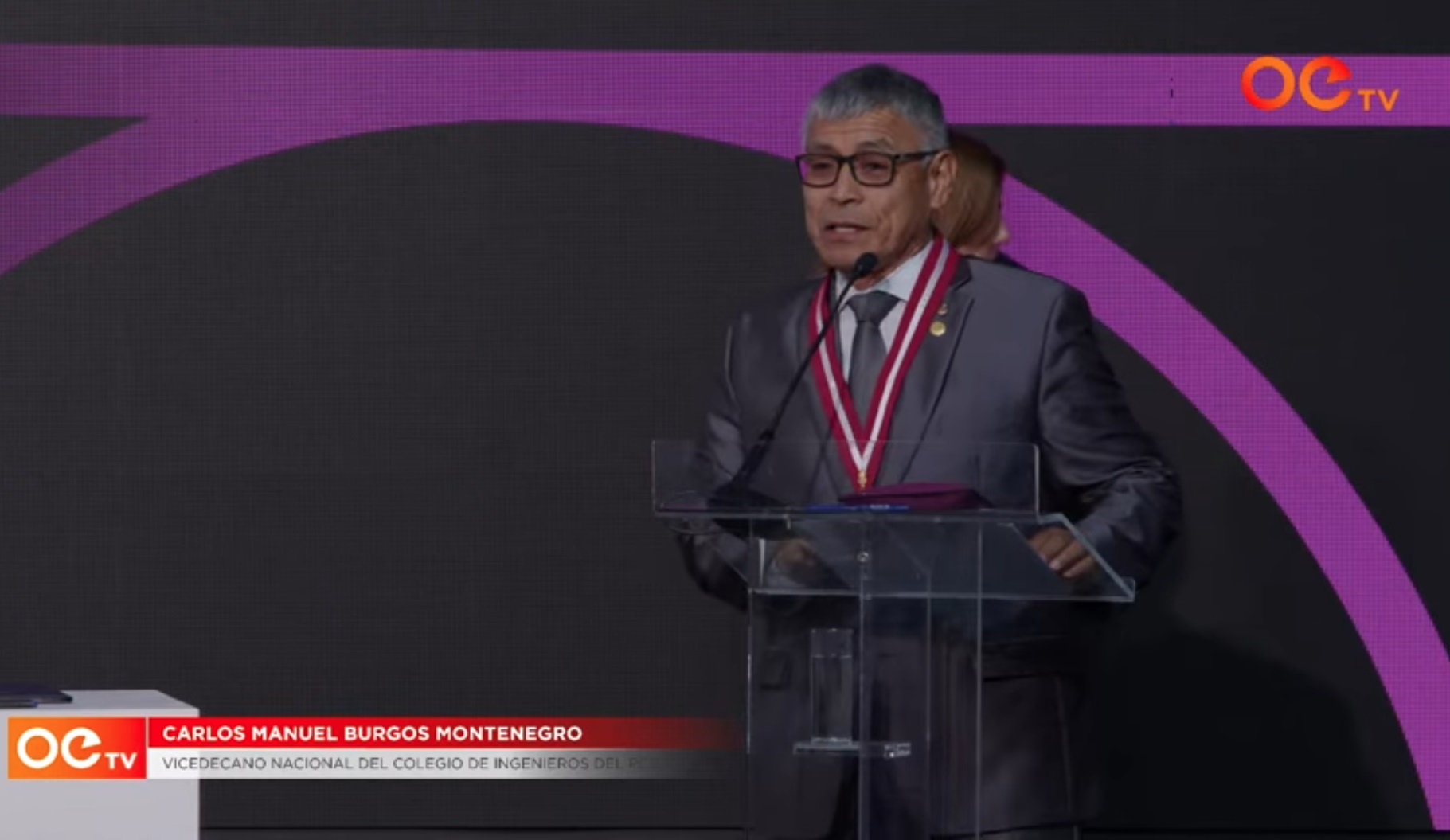 O vice-presidente do Colegio de Ingenieros del Perú, eng. Carlos Manuel Burgos Montenegro, e o bastonário Fernando Santos assinaram o primeiro protocolo de reciprocidade entre as duas entidades