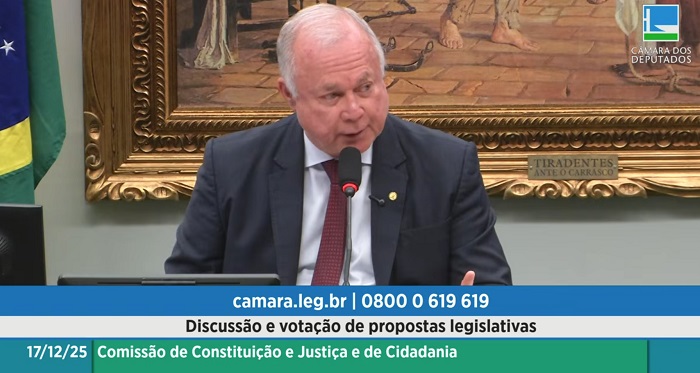 Presidente da CCJ da Câmara, deputado federal Paulo Azi (União-BA): força da engenharia na última reunião do ano