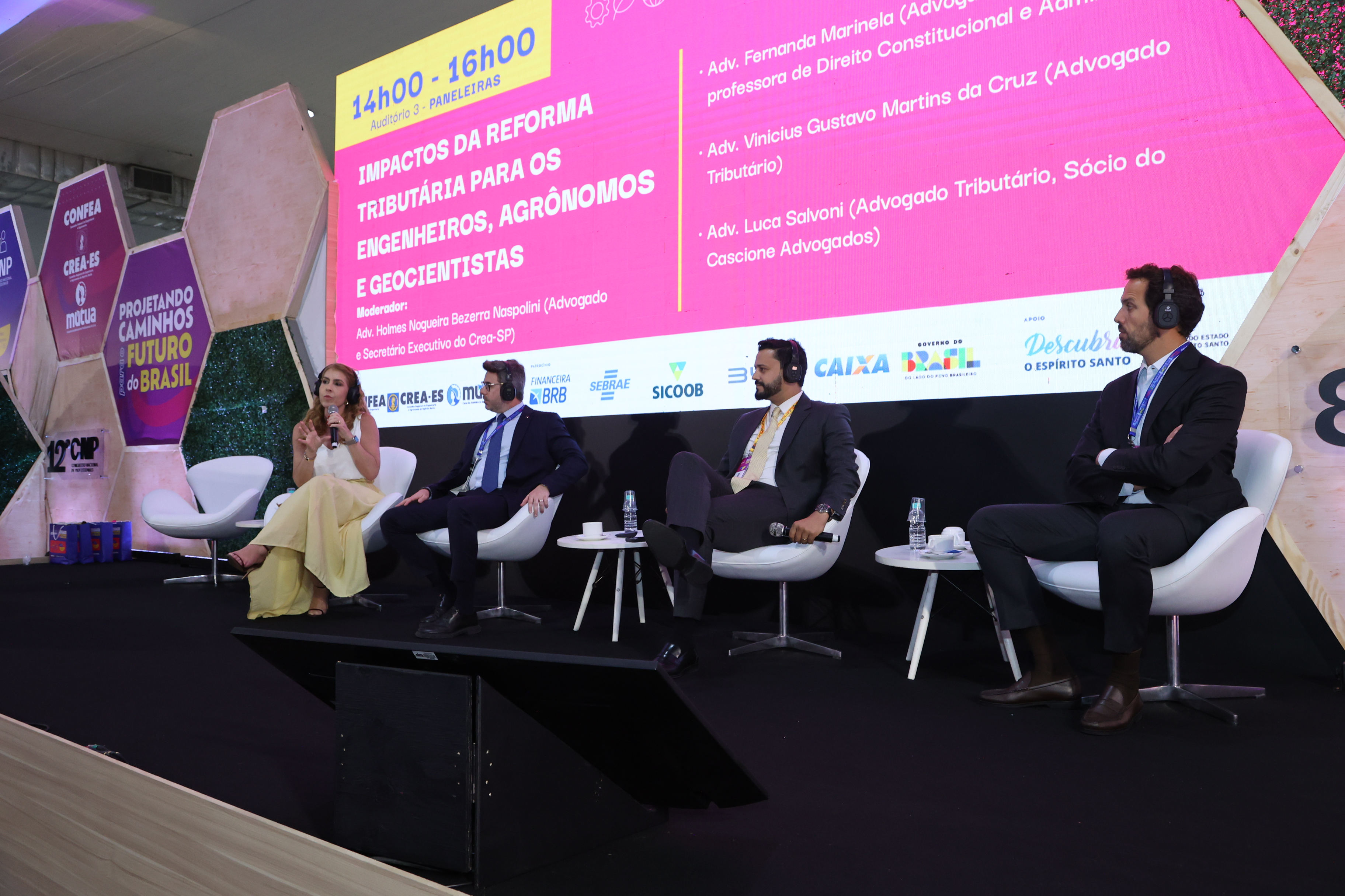 Especialista em Direito Administrativo, advogada Fernanda Marinela
