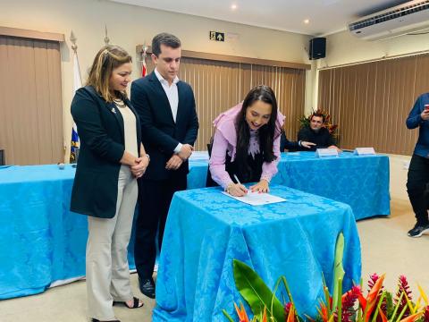 Posse se deu durante reunião do Crea-Norte, em Santarém, terra natal e onde Adriana era supervisora de polo