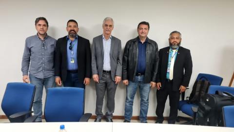 Da esquerda para direita Humberto Falcão (Crea-MG), José Henrique da Silva (Mapa), conselheiro federal Daniel Galafassi, Kleber Santos (Confaeab) e conselheiro federal Alan Michel