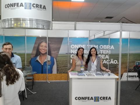 Empregada pública do Confea e fiscal do contrato dos eventos, Alessandra Porto, e gerente regional do Sul e Sudeste no Confea, Letícia Almeida