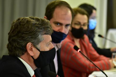 Coordenadoria Nacional de Câmaras Especializadas de Agronomia (CCEAGRO) ouve a Assessoria Parlamentar do Confea no encerramento da reunião em Brasília