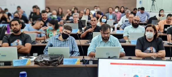 Formalização do convênio foi prestigiada por conselheiros, representantes de entidades de classe e convidados