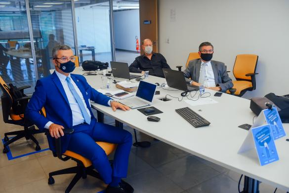 Alguns dos participantes da primeira reunião ordinária da Comissão Temática de Habitação de Interesse Social,  no Confea