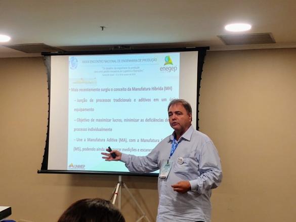 Engenheiro de produção mecânica Milton Vieira Júnior