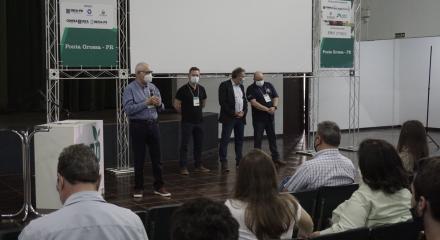 público em palestra no evento bioinsumo, em ponta grossa no paraná