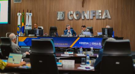 Plenária foi conduzida pelo presidente Vinicius Marchese e pelo vice-presidente do Confea, eng. Evânio Nicoleit