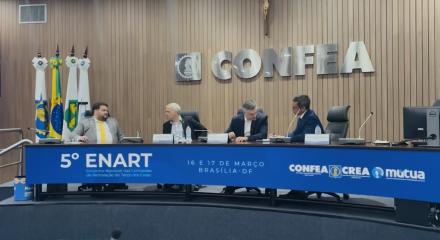 Conselheiros federais Gutemberg Rios, Flávio de Souza e Rui Ferreira Júnior com o presidente Vinicius Marchese: simplificando as rotinas da renovação do Terço nos Creas