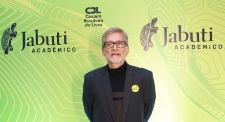 Eng. agr. Paulo Moruzzi, autor de "Multifuncionalidade da Agricultura Familiar", durante a etapa final do Jabuti Acadêmico