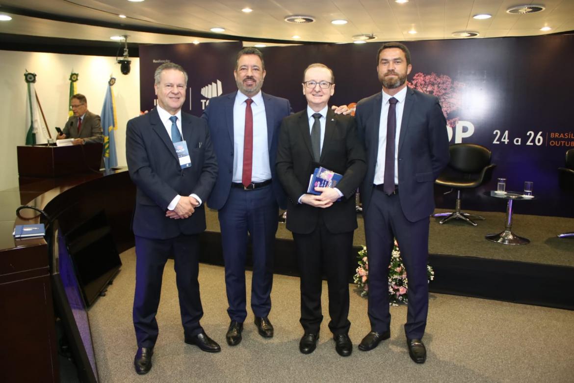 Presidente Anderson Rolim, conselheiros do Ibraop e homenageados do Enaop