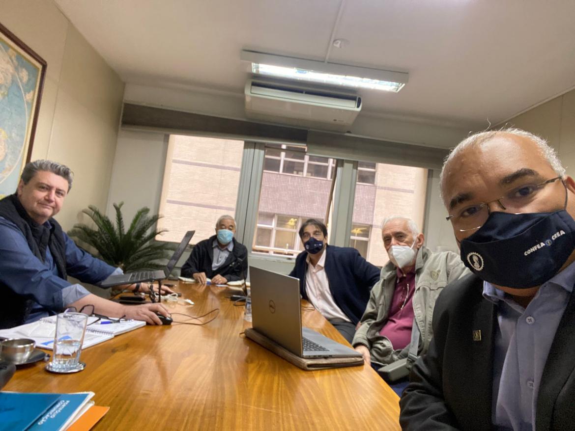 Lideranças do Confea e da Abeprest reunidas em São Paulo