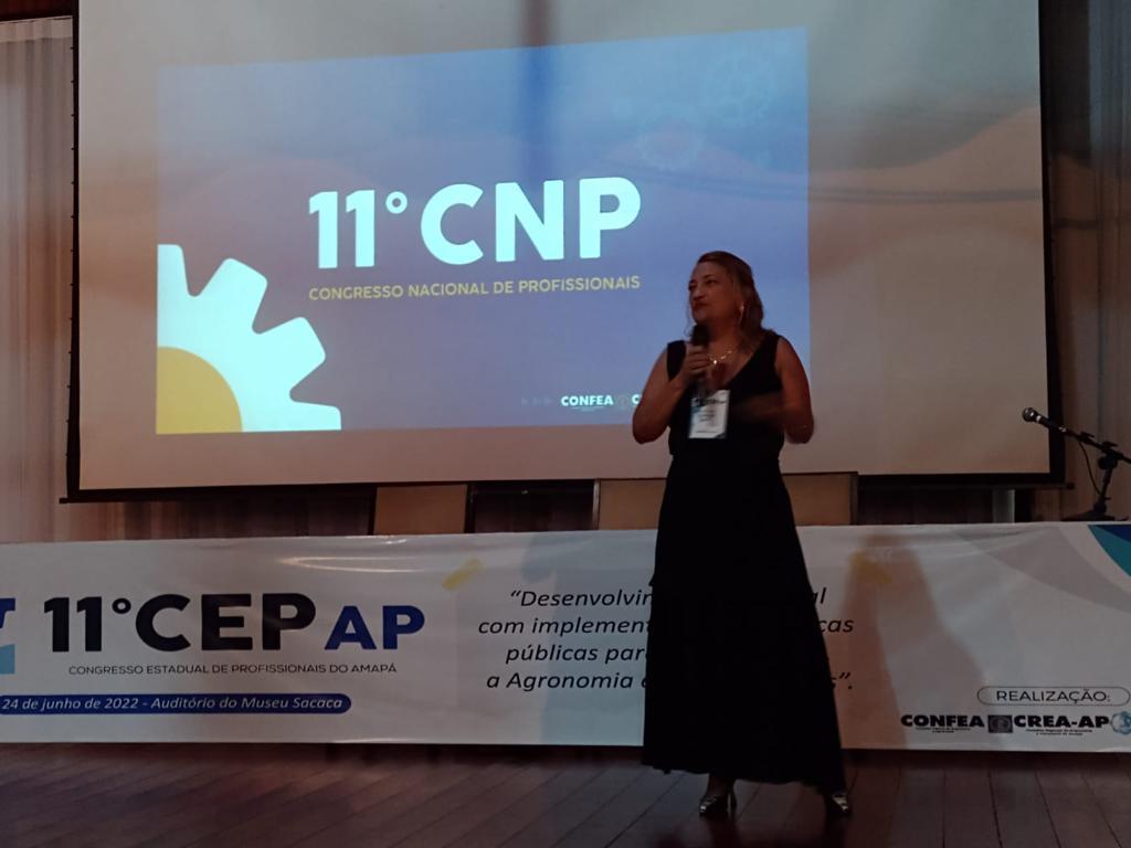 Assessora da presidência do Confea, eng. quim. Simone Baía, em palestra ao Crea-AP, durante o Congresso Estadual de Profissionais