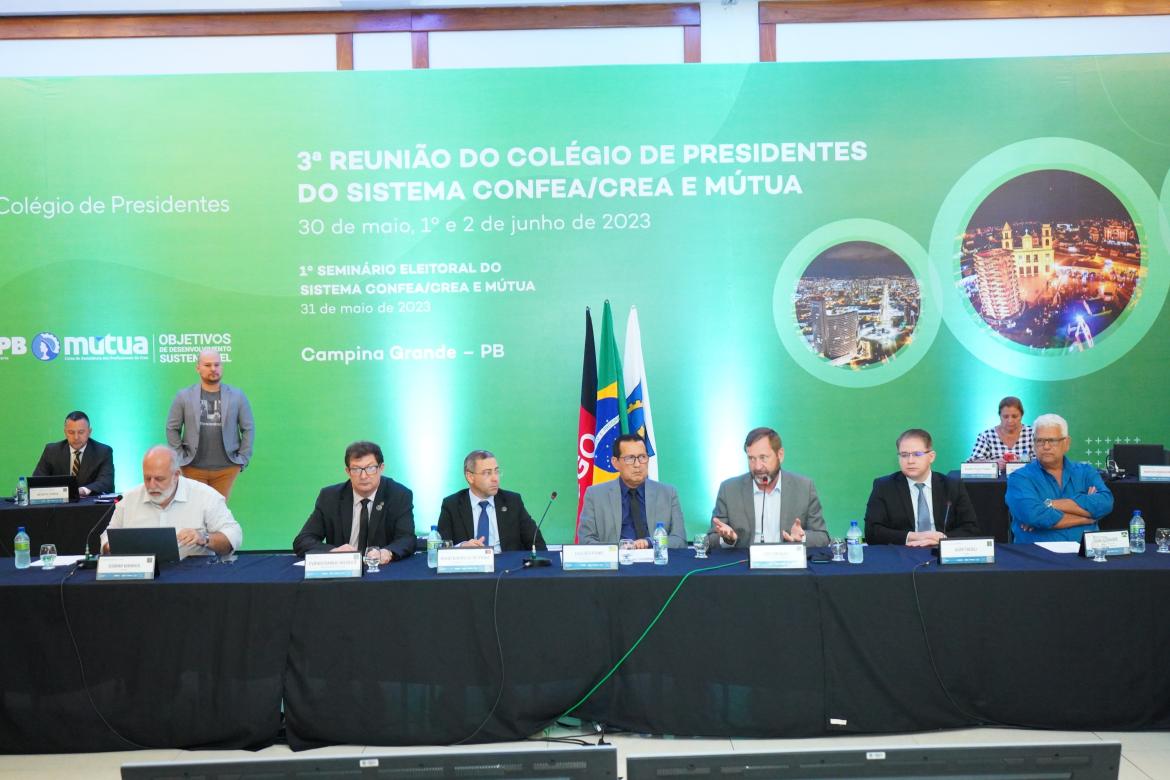 Mesa de trabalhos do encerramento da reunião do Colégio de Presidentes em Campina Grande