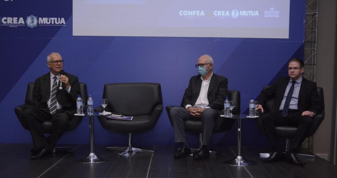 Ministro do STJ Sérgio Kukina; chefe de gabinete do Confea, eng. agr. Luiz Antonio Rossafa, e procurador-chefe do Confea, Igor Garcia: abertura do Enip tem palestra concorrida sobre os filtros de relevância do recurso especial