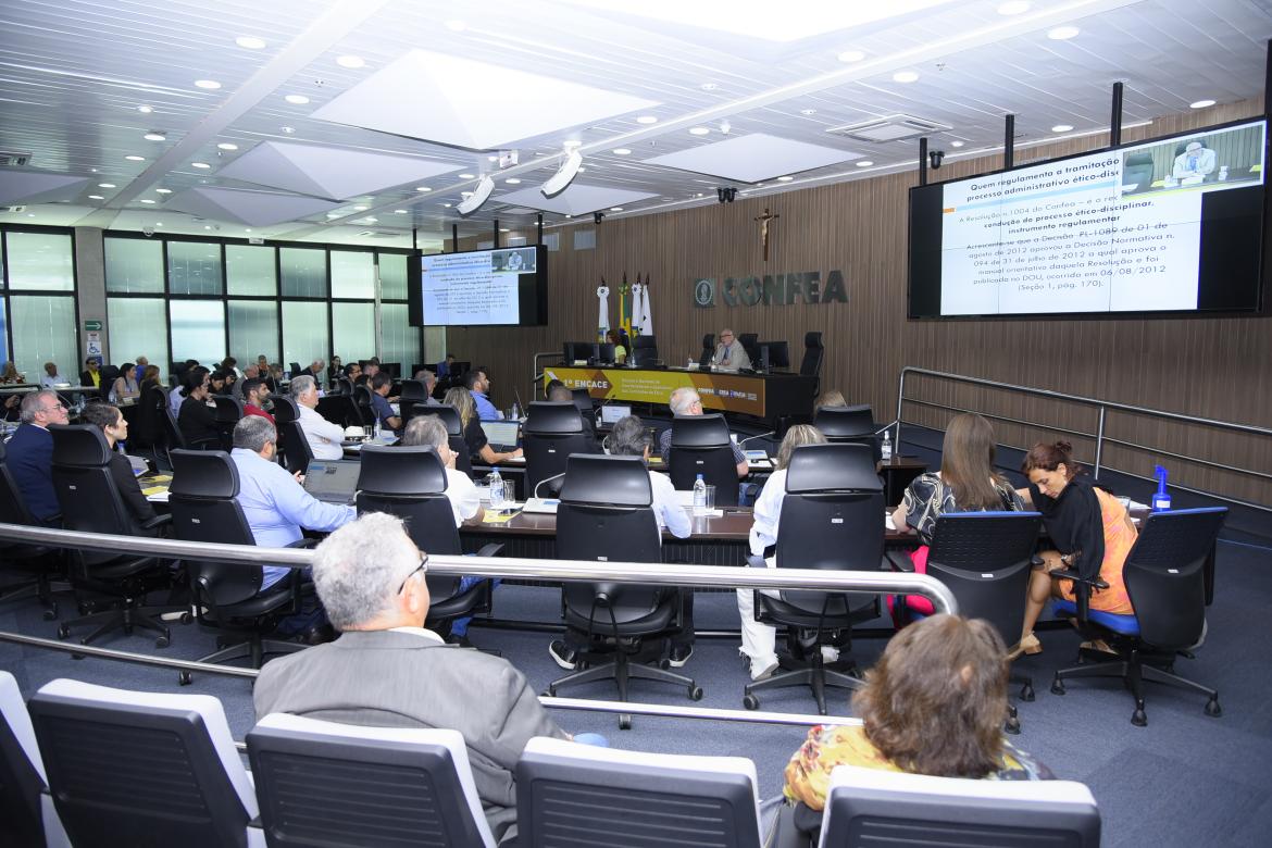 Abertura do Encace reuniu dezenas de coordenadores e assessores de comissões de Ética de todo o país: evento inédito 