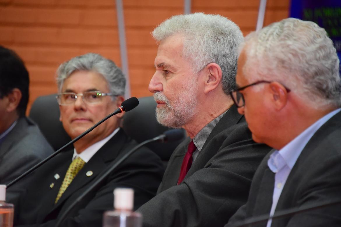 Trabalhos do Fórum foram conduzidos pelo presidente da Abenge e coordenador do Cden, eng. civ. Vanderli Fava de Oliveira