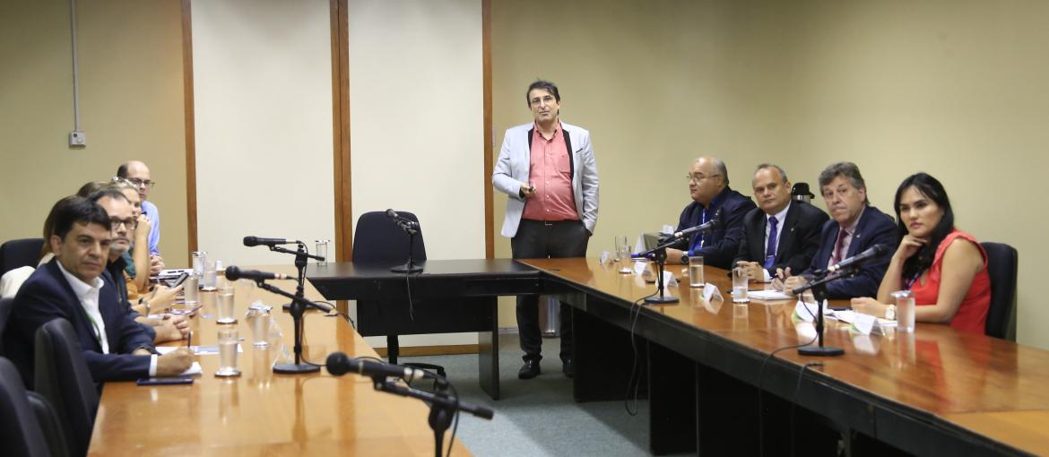 Apresentação do vice-presidente do Crea-MA, eng. eletric. Rogério Moreira Lima aos representantes do Operador Nacional do Sistema Elétrico