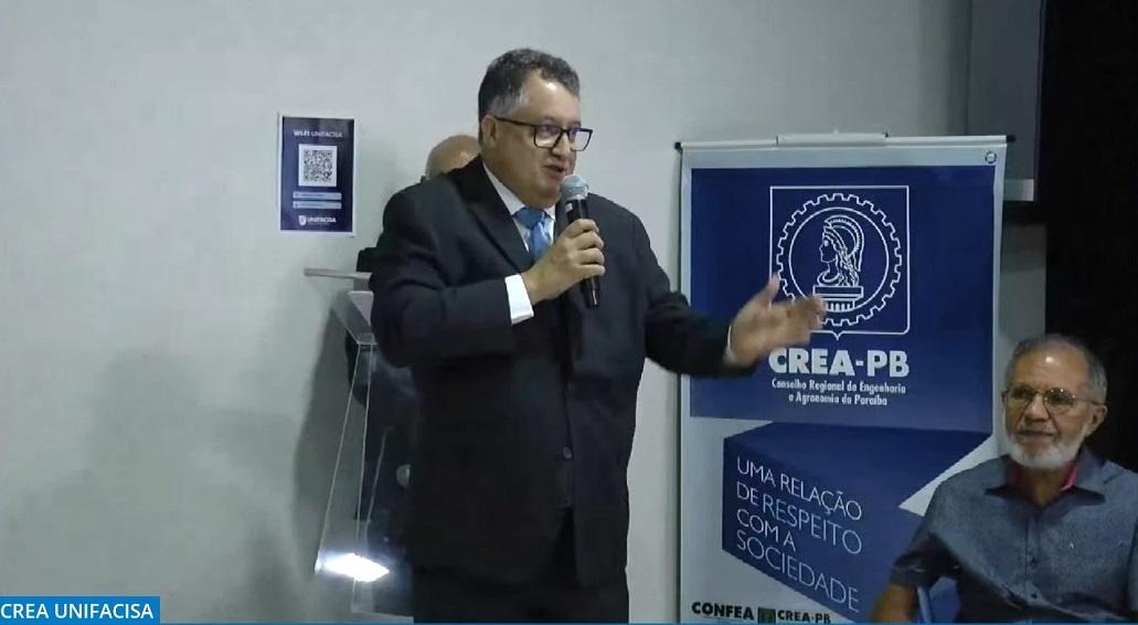 Presidente em exercício do Confea, eng. eletric. Daniel Sobrinho, fala aos participantes da Semana Paraibana de Ética, em Campina Grande