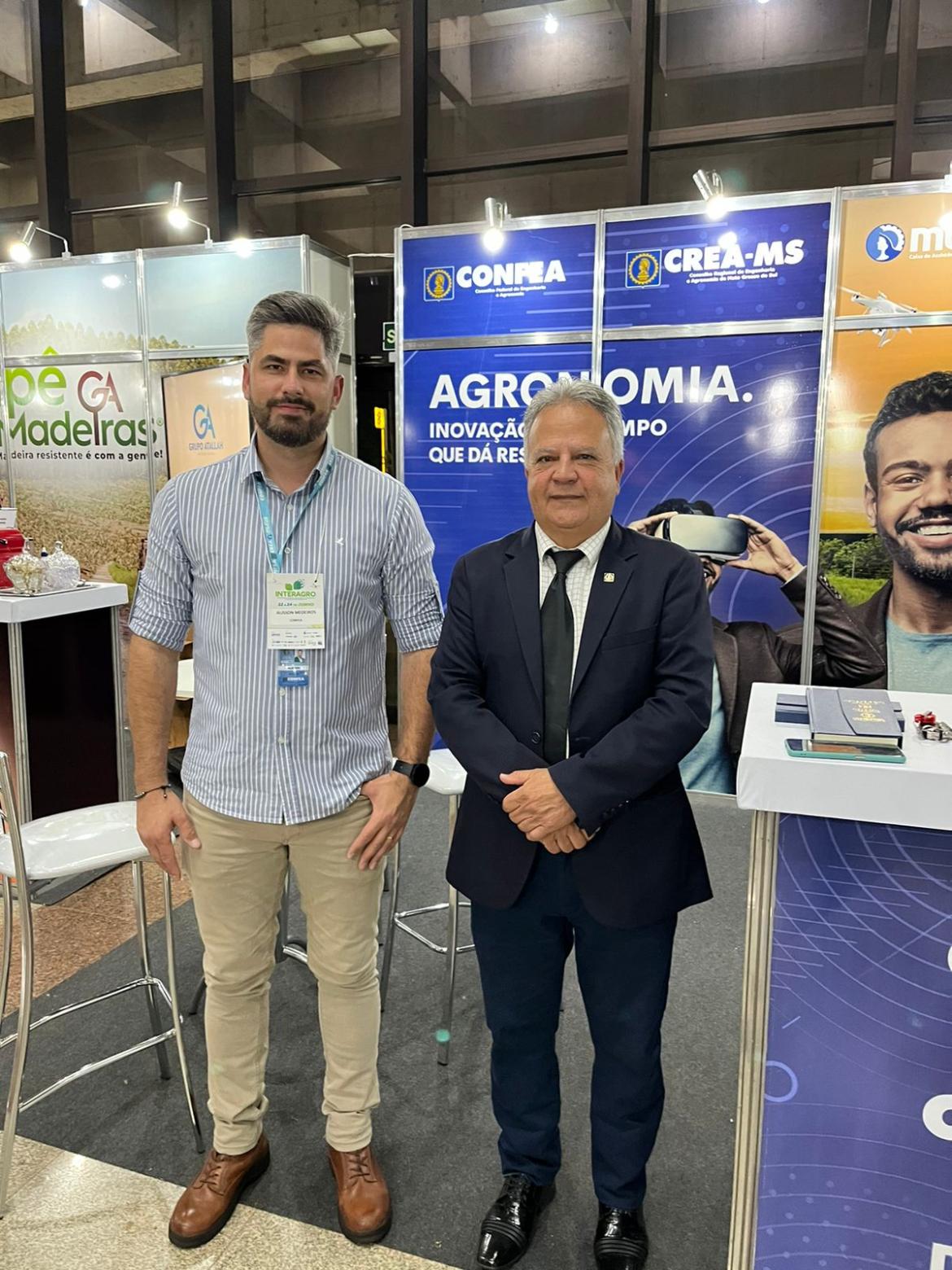Alisson Medeiros funcionário do SetRP e Edson Delgado, representante do Confea no evento e engenheiro eletricista 