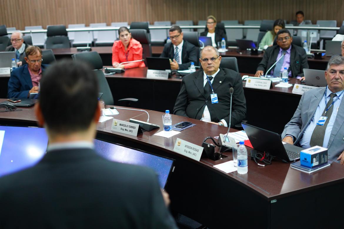 Doze conselheiros federais, titulares e suplentes, participaram do Workshop em que conheceram algumas características da função e dos procedimentos para as plenárias, a partir desta quarta (25)