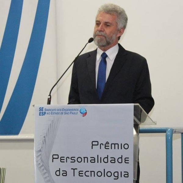 Engenheiro civil Vanderli Fava